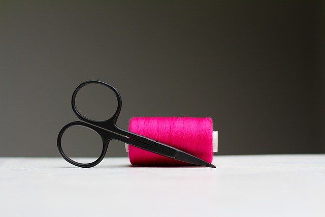 curso corte y confeccion para niños hilo y tijeras